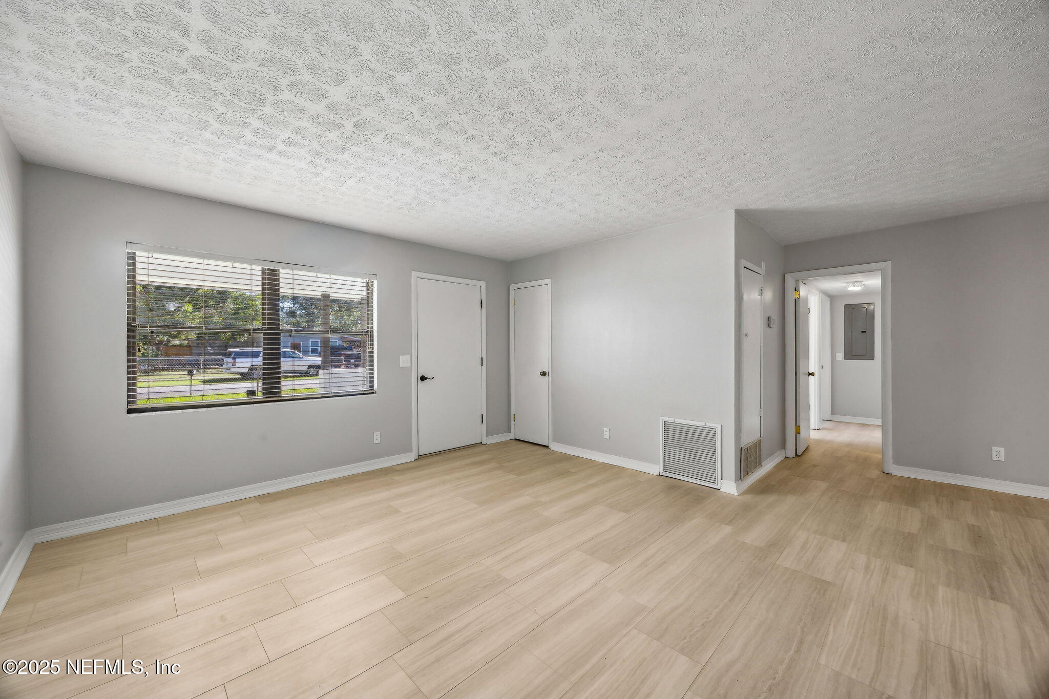 4718 Redstone Drive Jacksonville, FL 32210 - Photo 8 of 40 Living Room