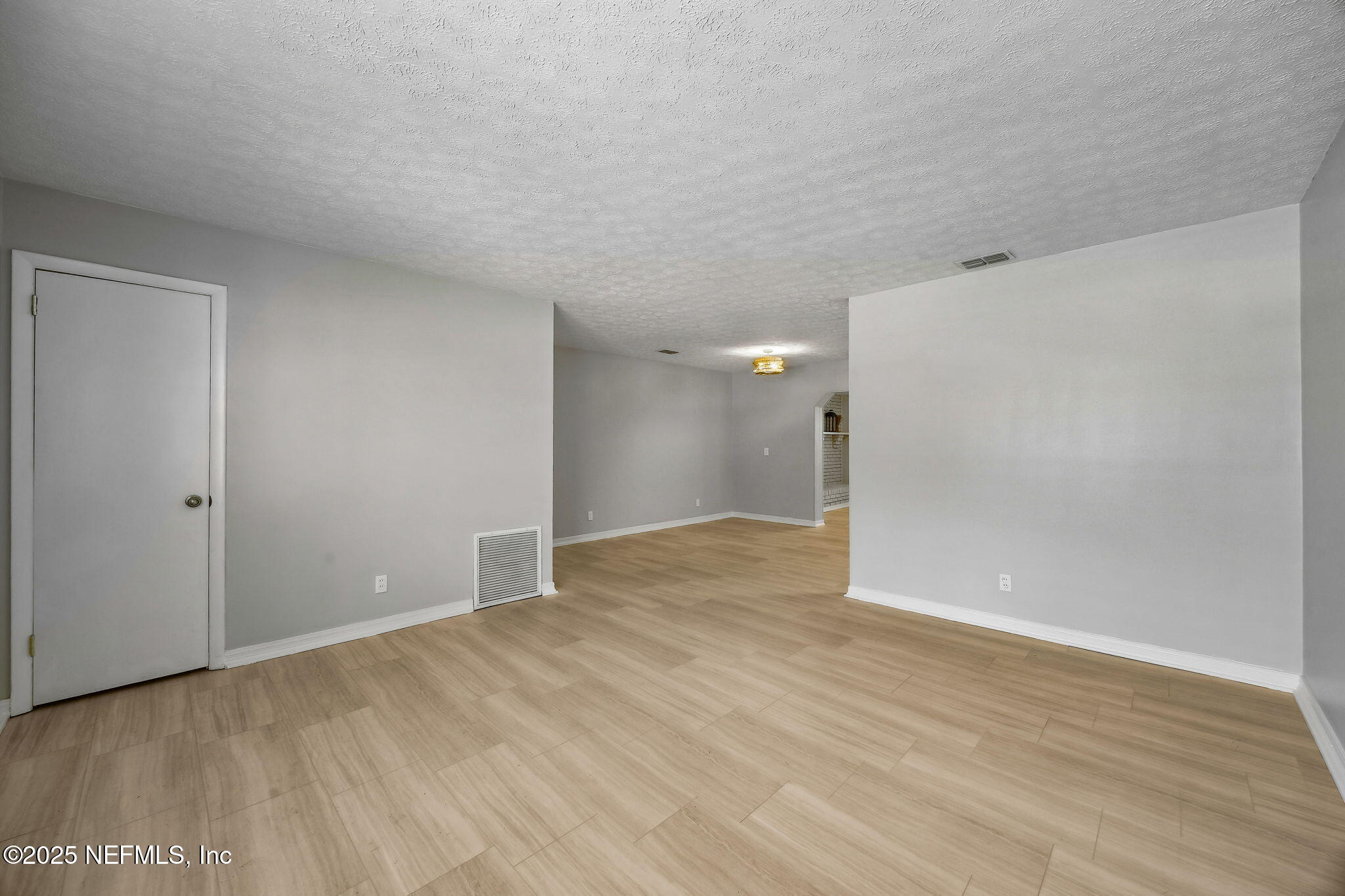 4718 Redstone Drive Jacksonville, FL 32210 - Photo 9 of 40 Living Room