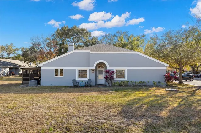 a house view with a outdoor space