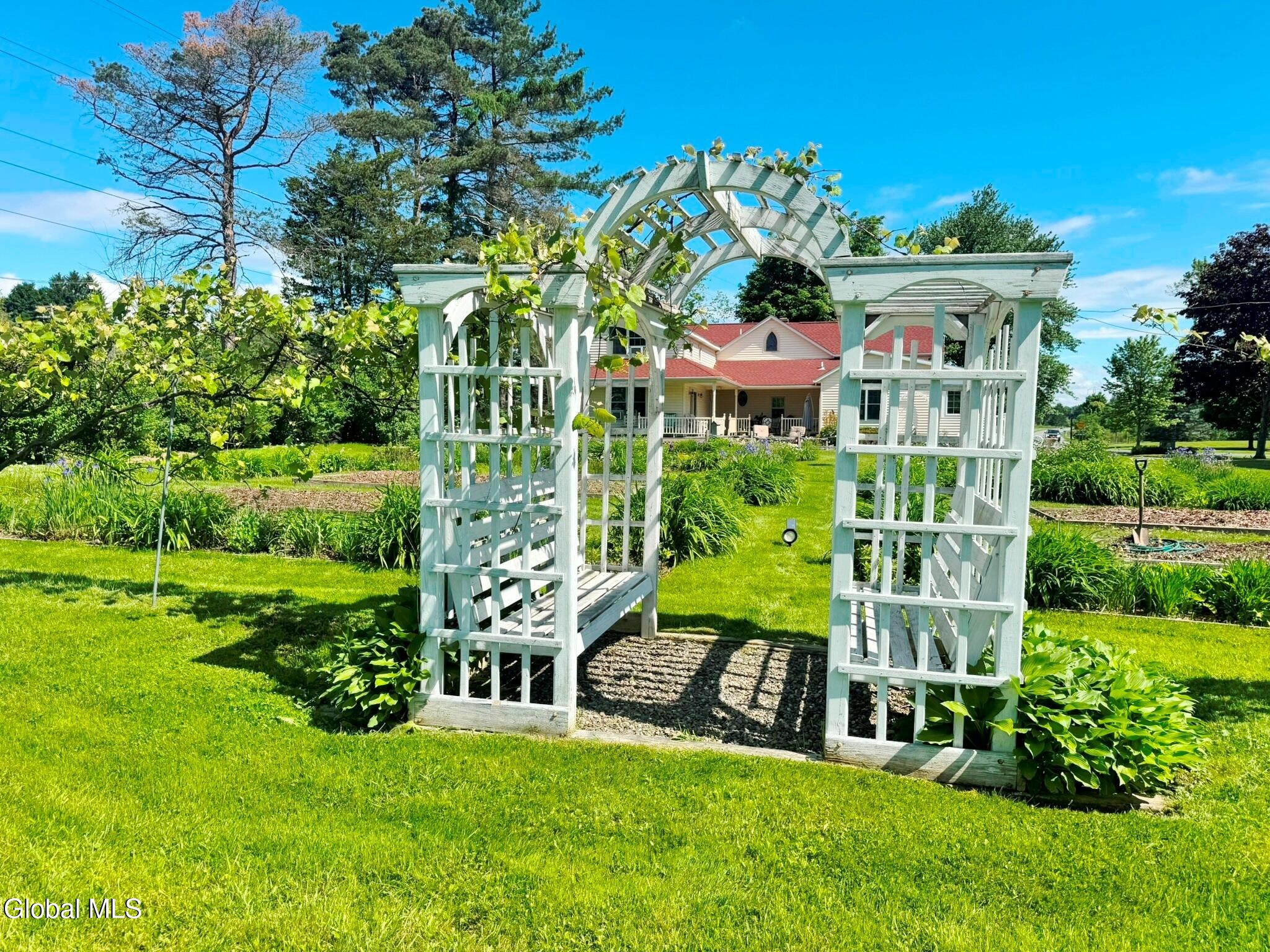 944 Stony Point Road Schodack, NY 12033 - Photo 28 of 99 Trellis @ Grape Arbor