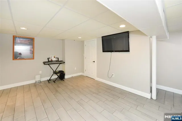 $3,000 | 13 Central Avenue, Unit 1, Allendale, NJ 07401