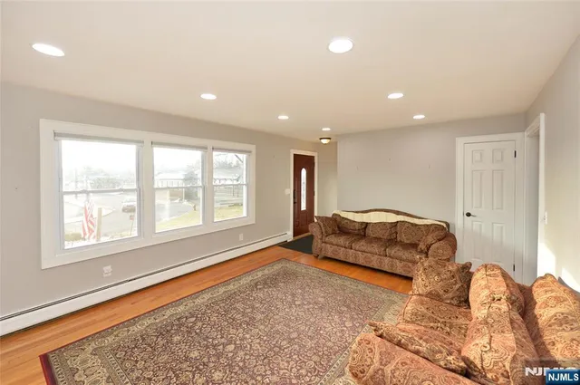 $3,000 | 13 Central Avenue, Unit 1, Allendale, NJ 07401