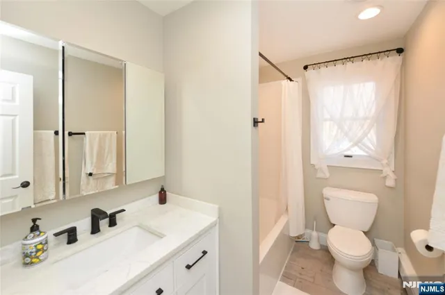 $3,000 | 13 Central Avenue, Unit 1, Allendale, NJ 07401