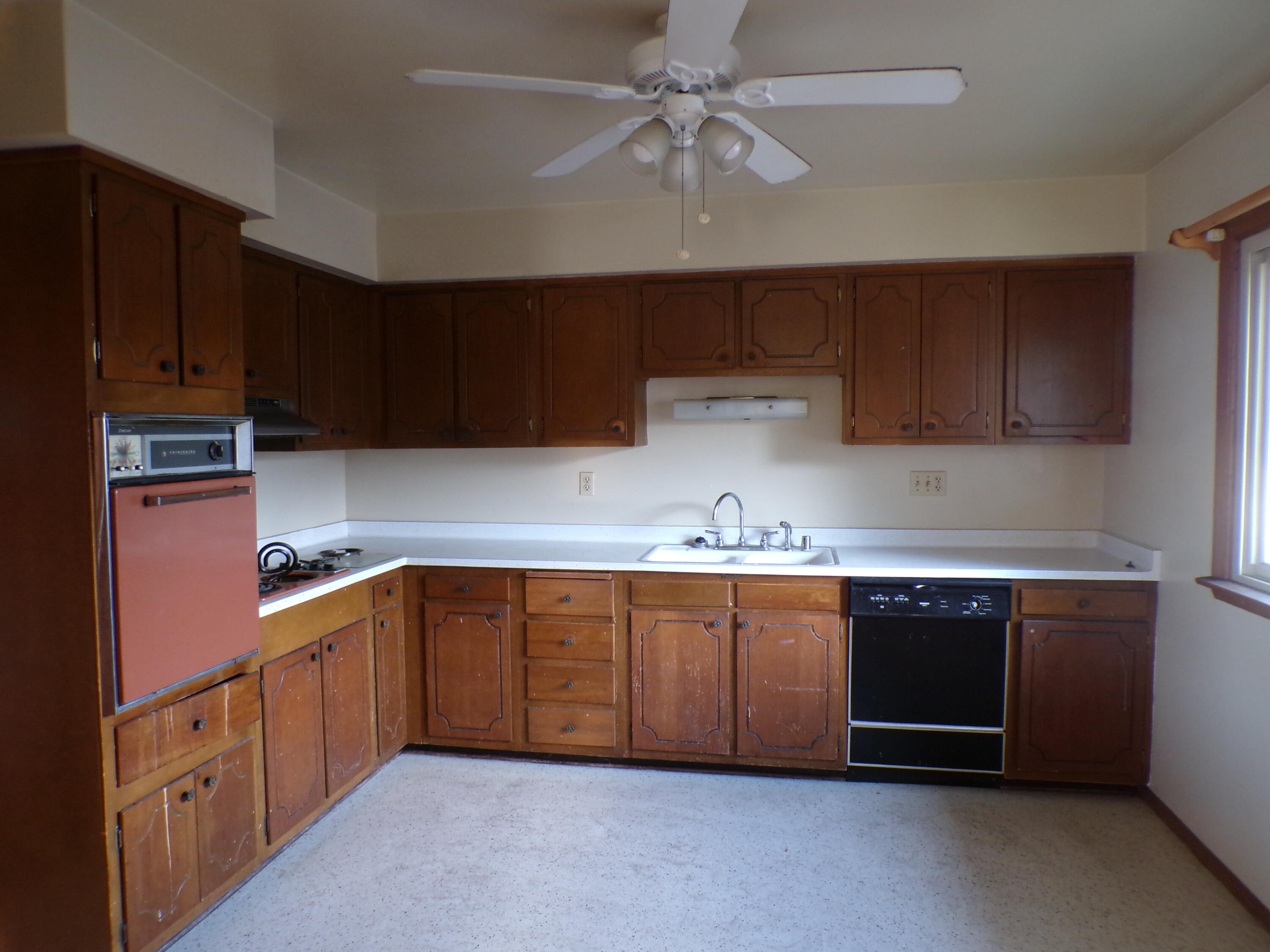 3950 North 68th Street, Unit 3952 Milwaukee, WI 53216 - Photo 12 of 64 100_0138