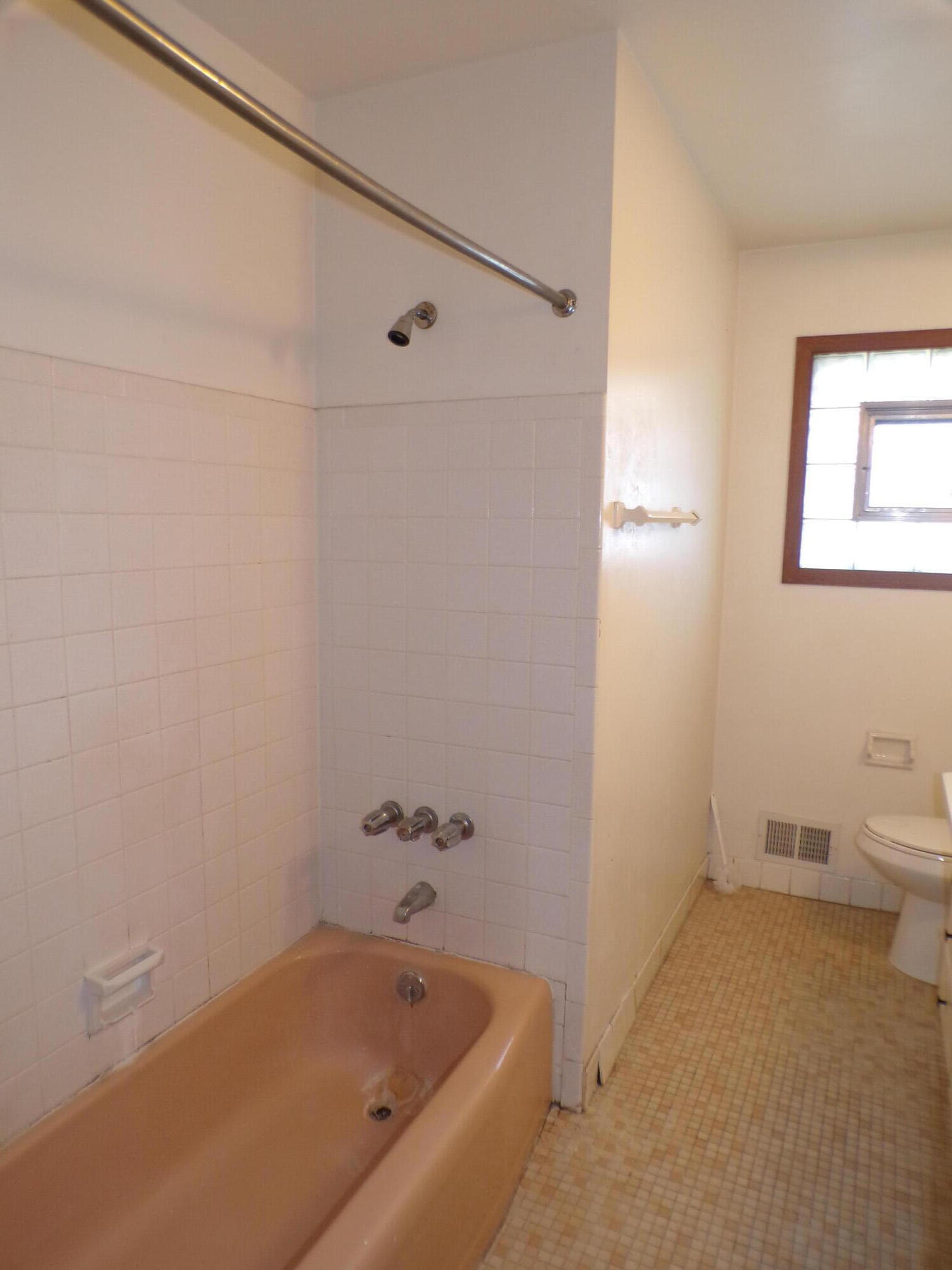 3950 North 68th Street, Unit 3952 Milwaukee, WI 53216 - Photo 35 of 64 100_0171