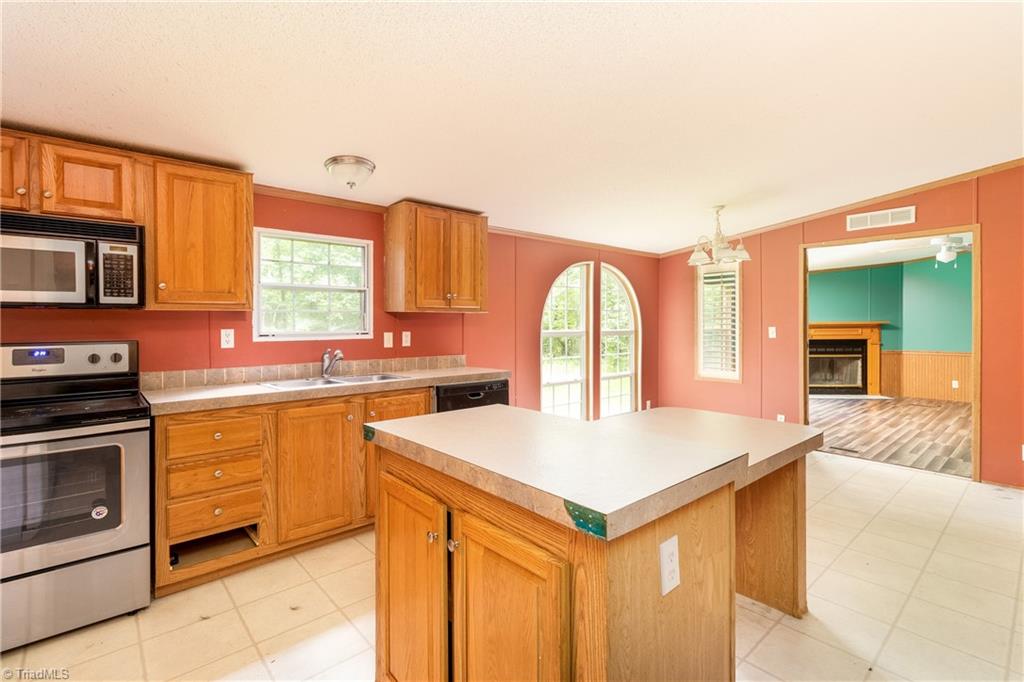 3940 Friendship Patterson Mill Road Burlington, NC 27215 - Photo 17 of 38 Gallery Image 17