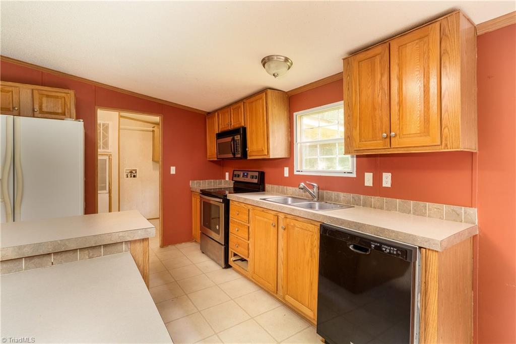 3940 Friendship Patterson Mill Road Burlington, NC 27215 - Photo 18 of 38 Gallery Image 18