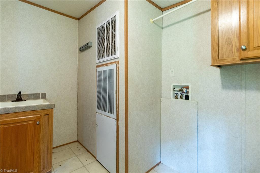 3940 Friendship Patterson Mill Road Burlington, NC 27215 - Photo 26 of 38 Utility/Laundry room