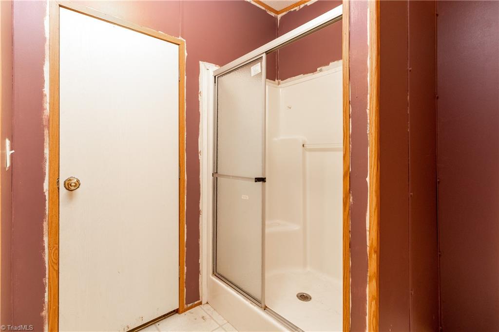 3940 Friendship Patterson Mill Road Burlington, NC 27215 - Photo 31 of 38 Walk in shower