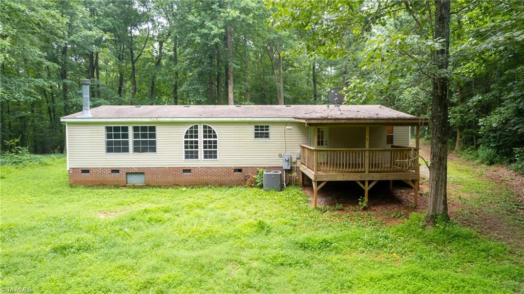 3940 Friendship Patterson Mill Road Burlington, NC 27215 - Photo 9 of 38 Back view of home