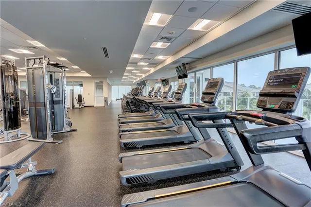 $997,500 | 1203 Foxfire Lane, Naples, FL 34104