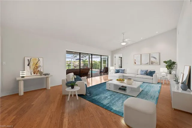 $997,500 | 1203 Foxfire Lane, Naples, FL 34104