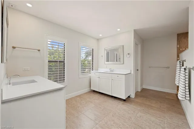 $997,500 | 1203 Foxfire Lane, Naples, FL 34104