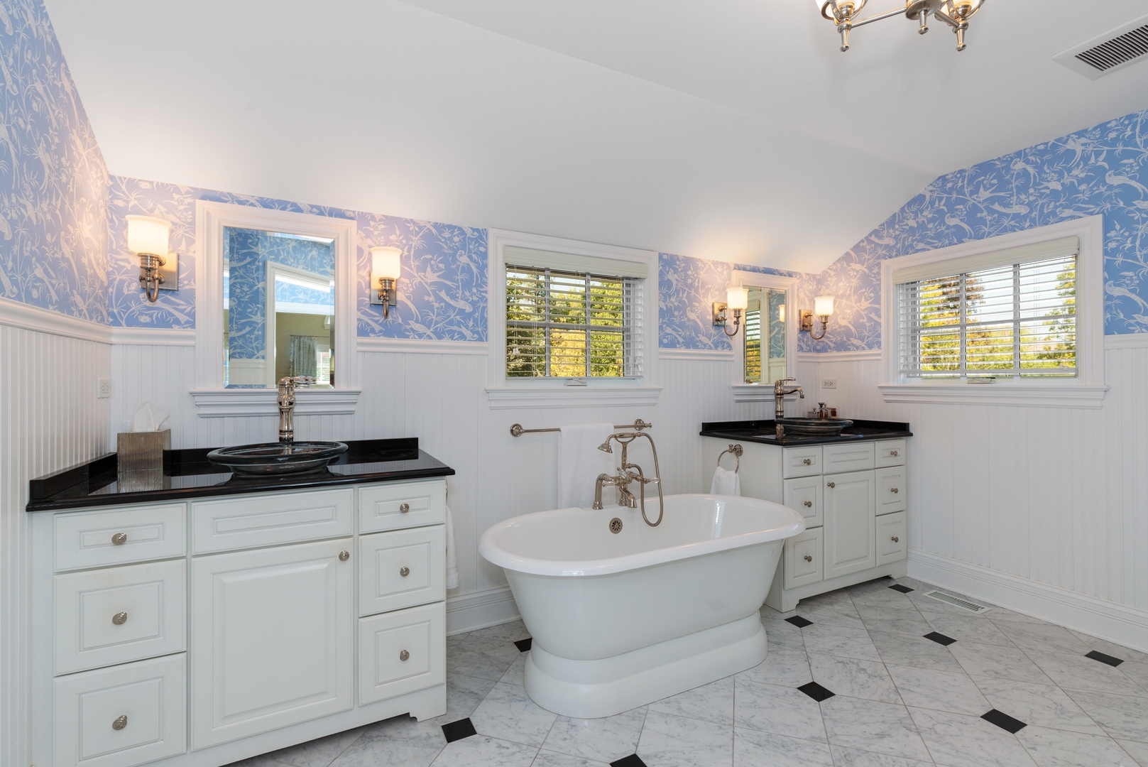 1166 Inverlieth Road Lake Forest, IL 60045 - Photo 18 of 35
