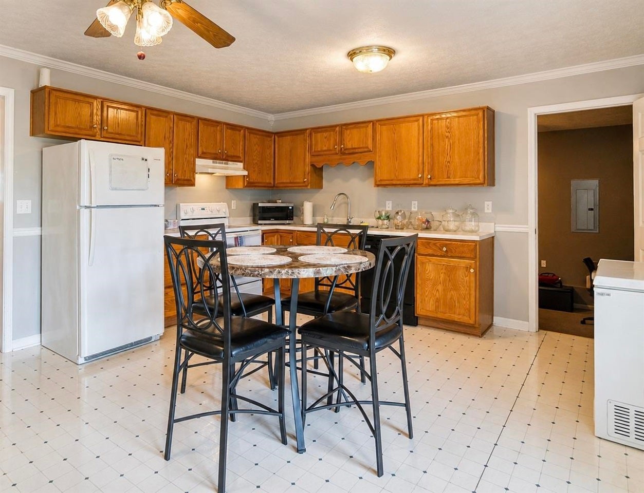 212 Coates Road Franklin, KY 42134 - Photo 5 of 17 Gallery Image 5