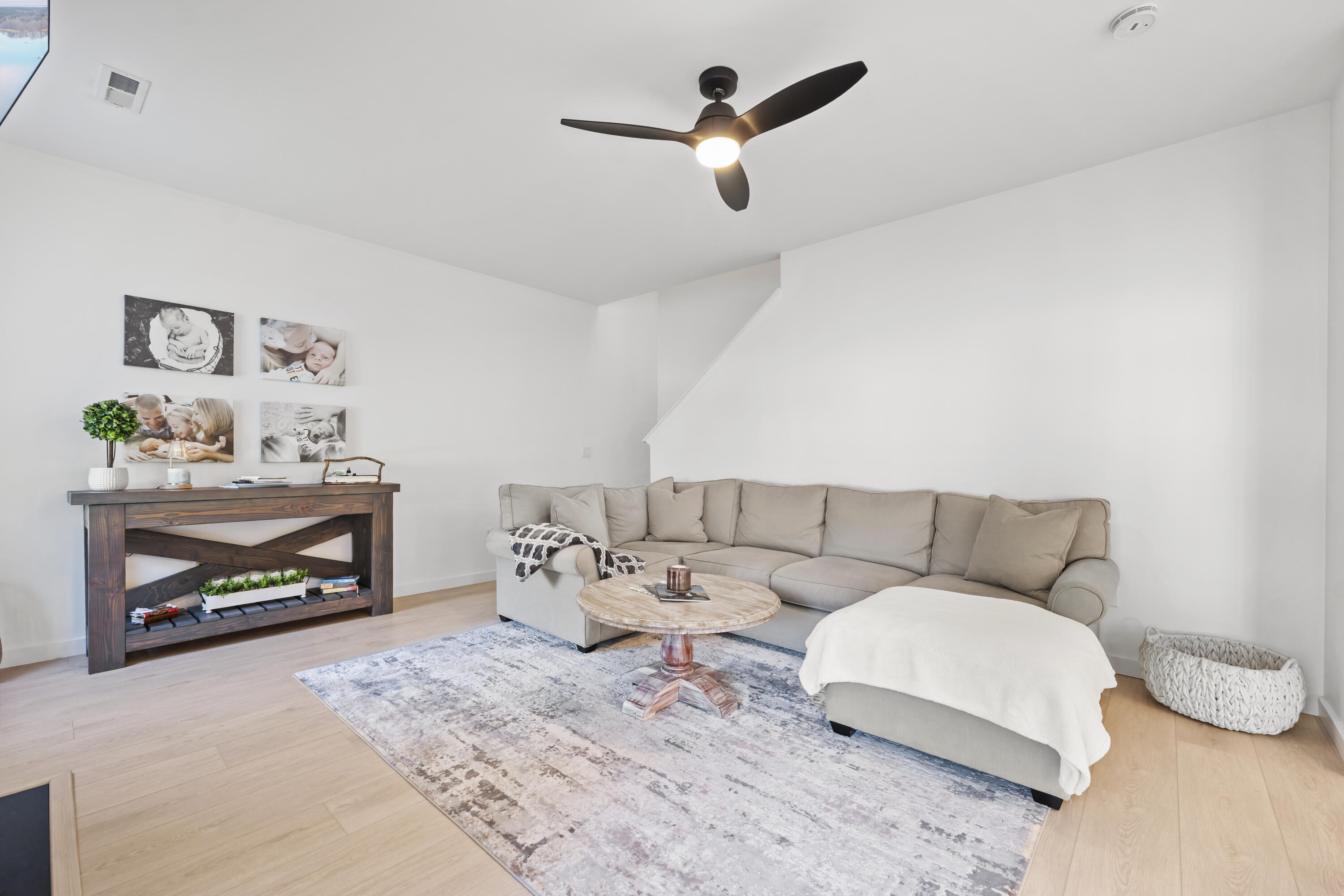 1676 Jorrington Street Mount Pleasant, SC 29466 - Photo 13 of 36 P1070579