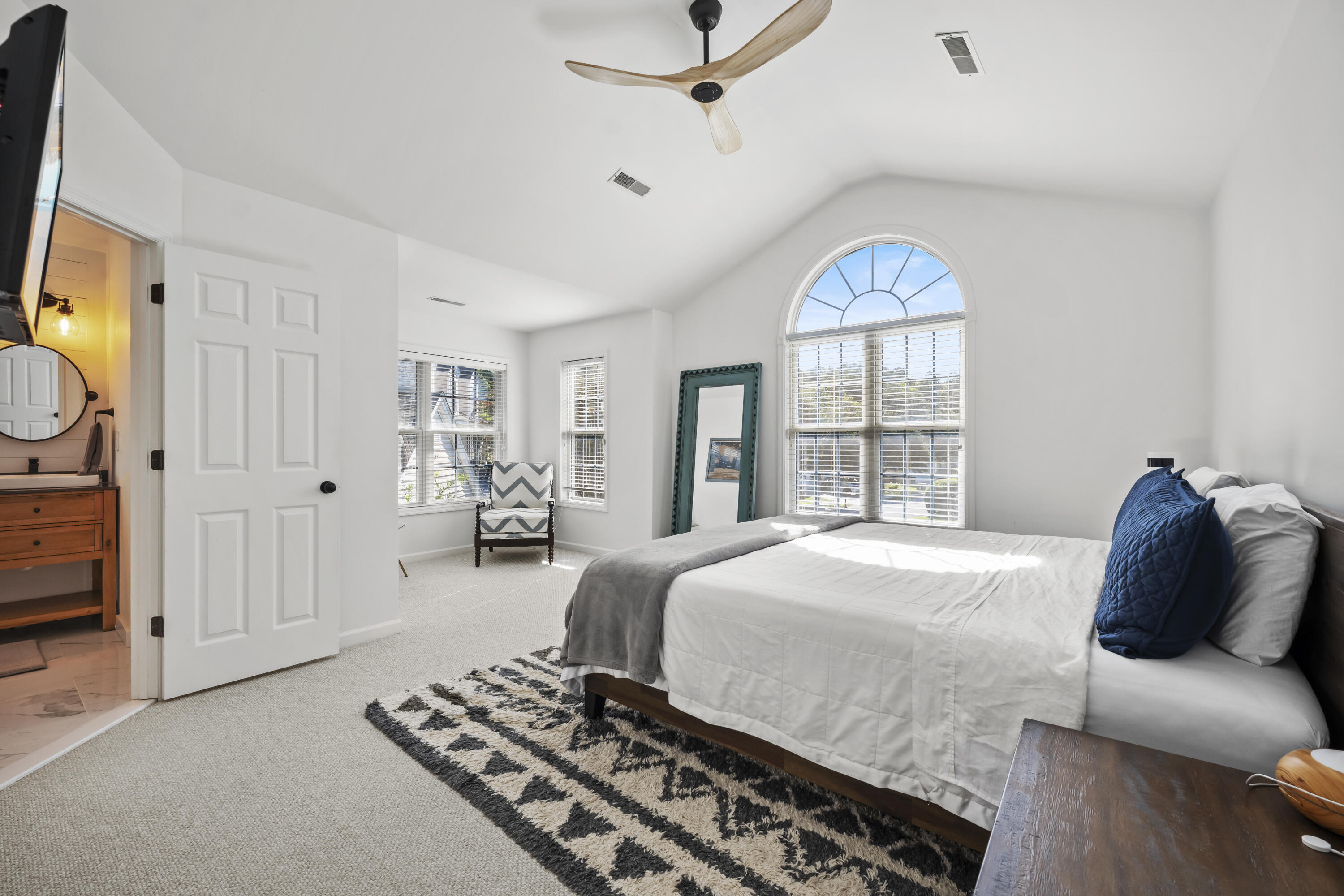 1676 Jorrington Street Mount Pleasant, SC 29466 - Photo 15 of 36 P1070599