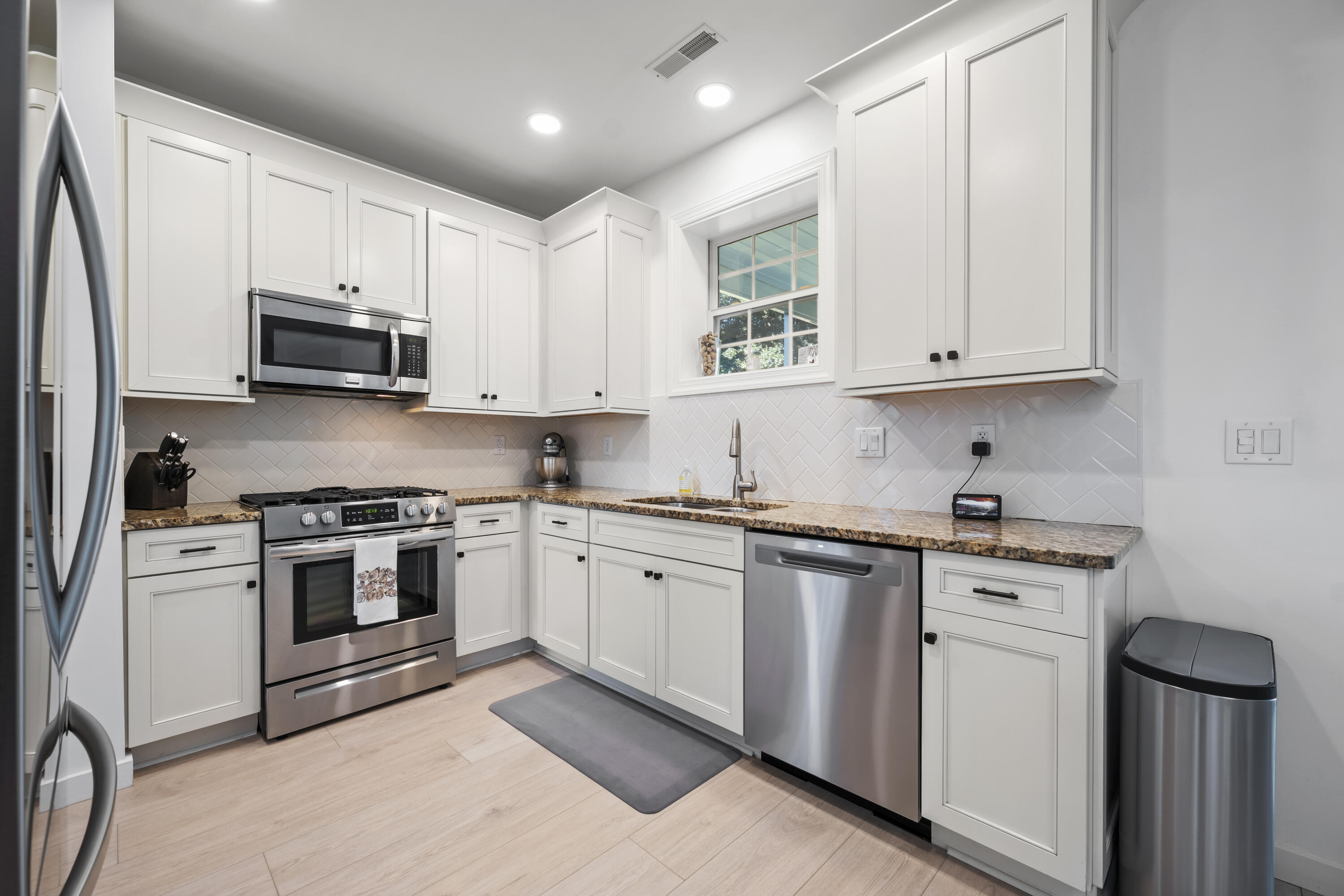 1676 Jorrington Street Mount Pleasant, SC 29466 - Photo 8 of 36 P1070549