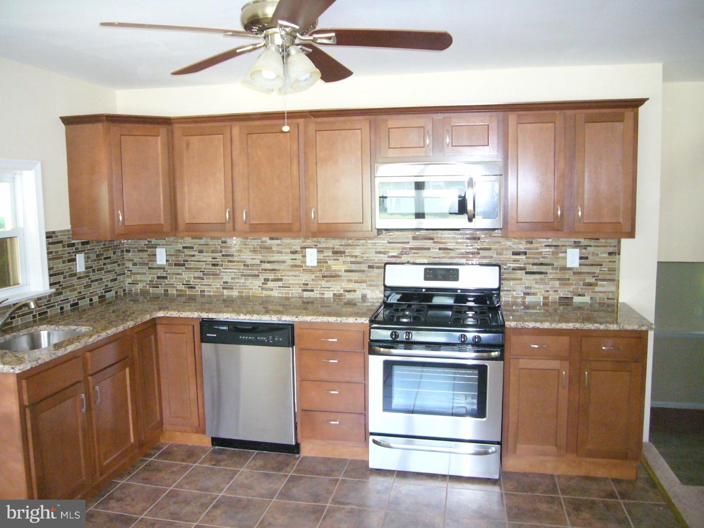 619 Lisbeth Road Newark, DE 19713 - Photo 3 of 18 Gallery Image 3