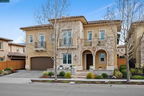 a view of livingroom with furniture and wooden floor