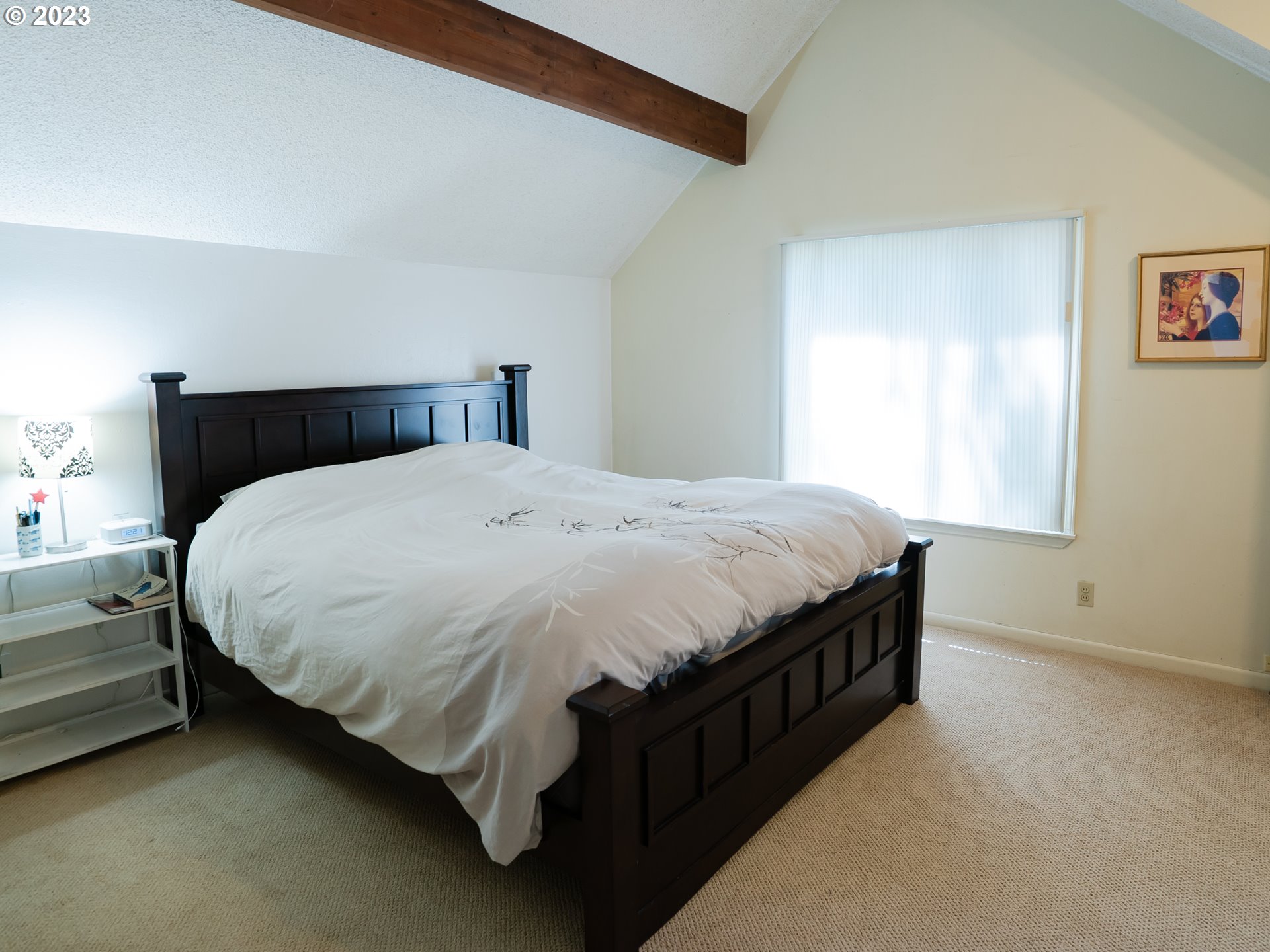 488 Sunshine Acres Drive Eugene, OR 97401 - Photo 16 of 40 a bedroom with a bed and window
