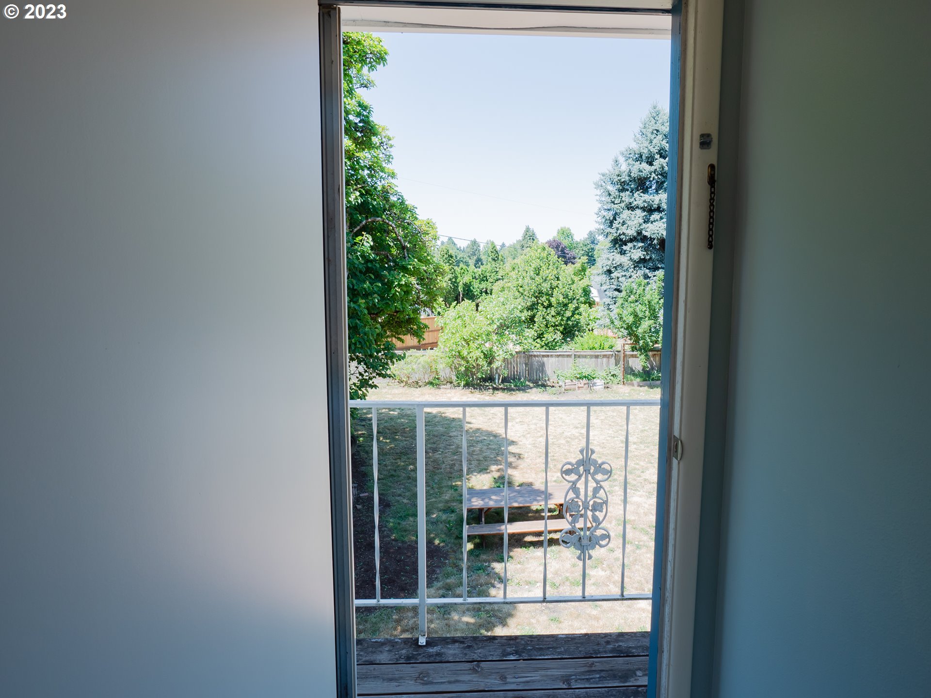 488 Sunshine Acres Drive Eugene, OR 97401 - Photo 36 of 40 a view of a lake from a window