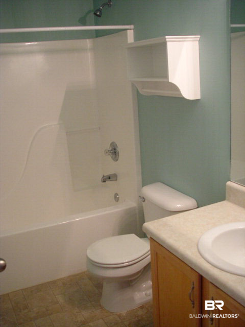 16752 Sugar Loop Foley, AL 36535 - Photo 22 of 34 Hall bathroom