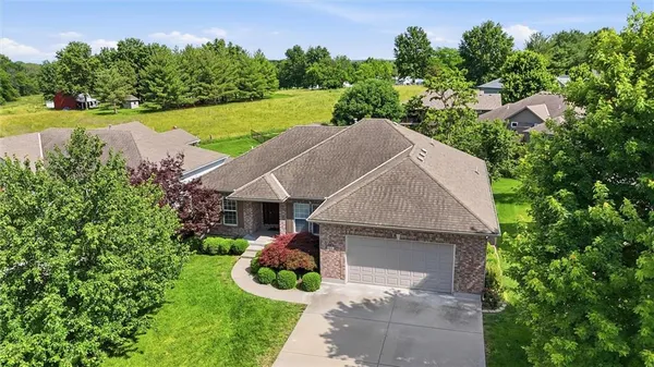 $359,900 | 807 Northwest Poplar Court, Grain Valley, MO 64029