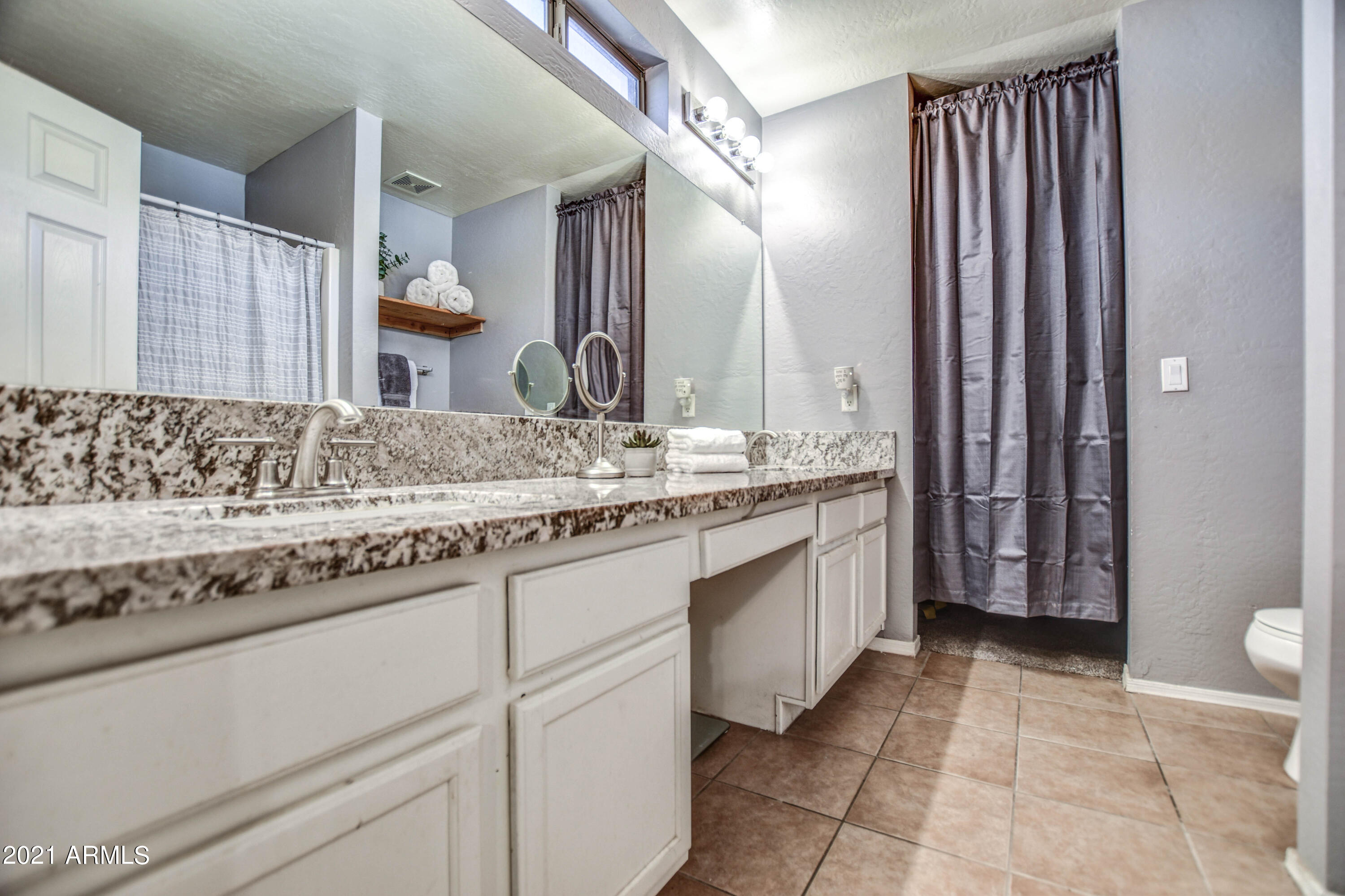 8609 West Cordes Road Tolleson, AZ 85353 - Photo 19 of 23 Master bath