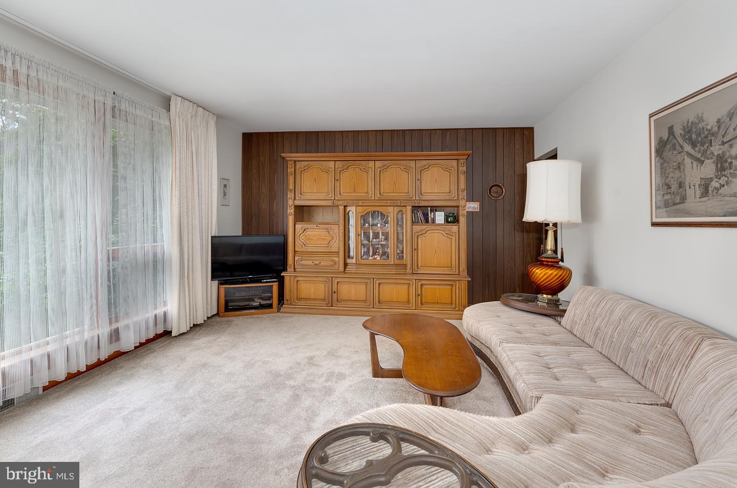 106 Yale Road Voorhees, NJ 08043 - Photo 8 of 30 Living Room