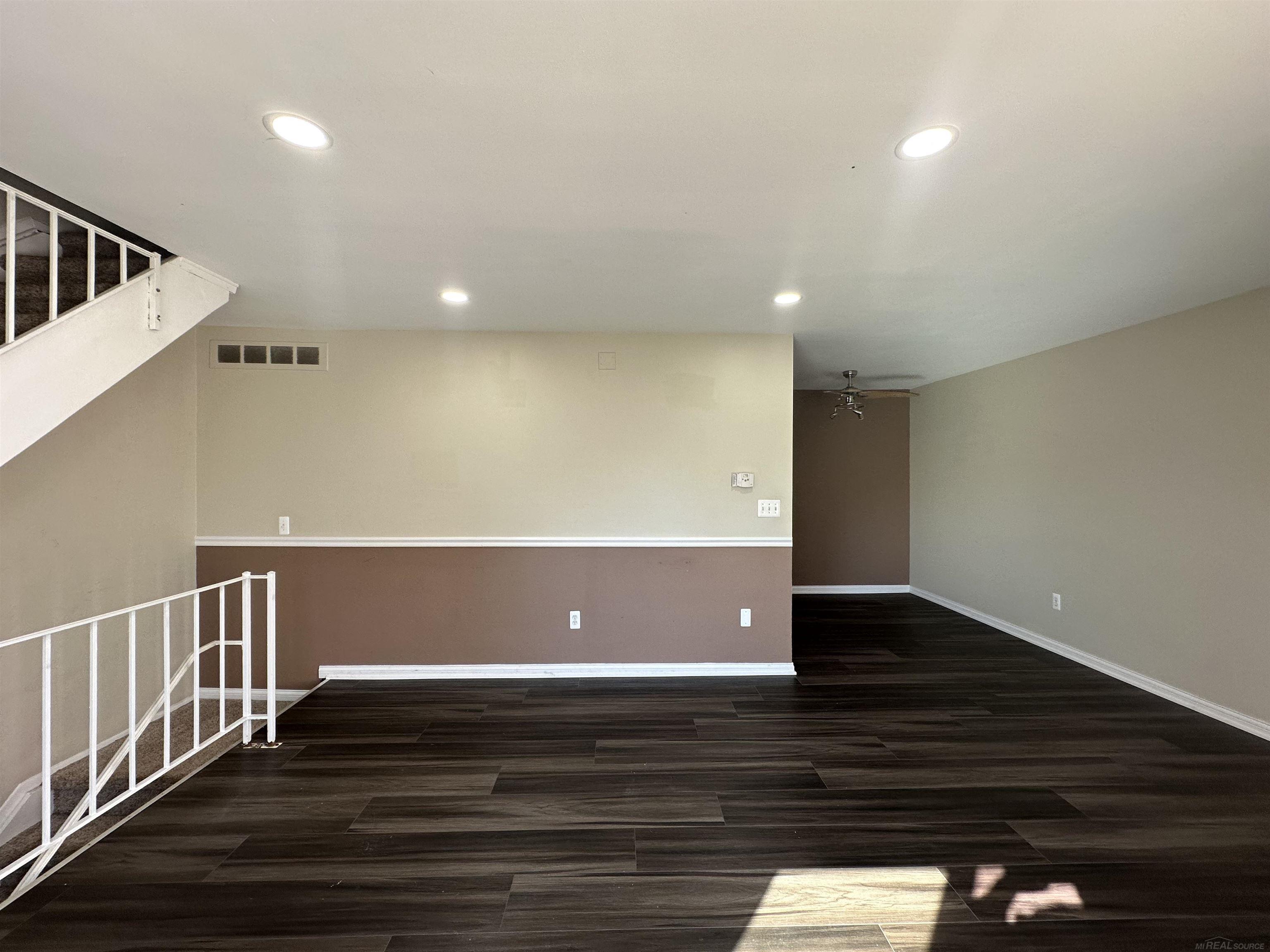 28219 Raleigh Crescent Drive New Baltimore, MI 48051 - Photo 7 of 35