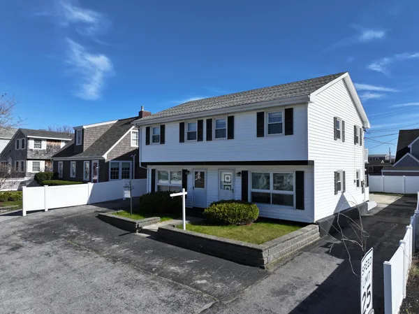 $1,250,000 | 8 Nashua Street, Seabrook, NH 03874