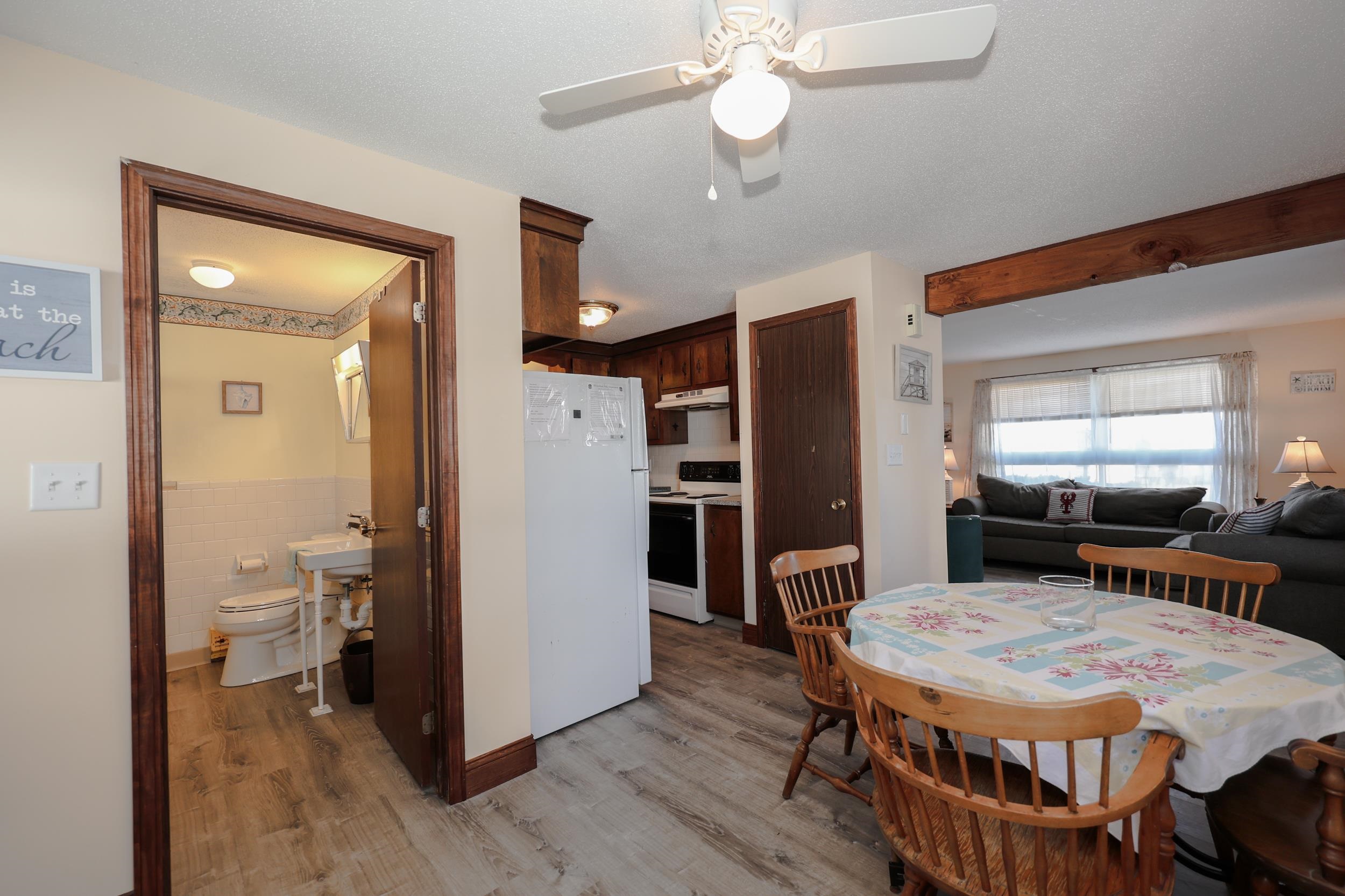 8 Nashua Street Seabrook, NH 03874 - Photo 19 of 25