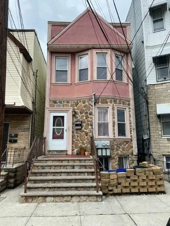 $2,300 | 170 Boyd Avenue, Jersey City, NJ 07304