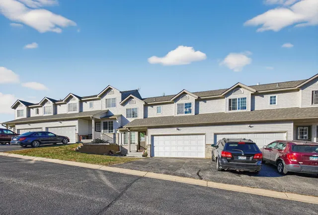 $230,000 | 742 Baylee Place Southwest, Pine Island, MN 55963