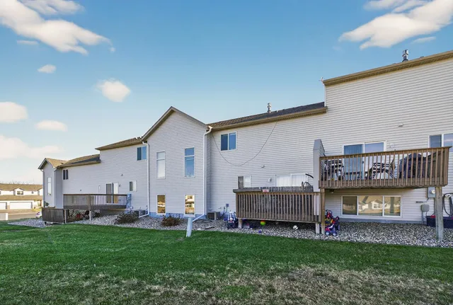 $230,000 | 742 Baylee Place Southwest, Pine Island, MN 55963