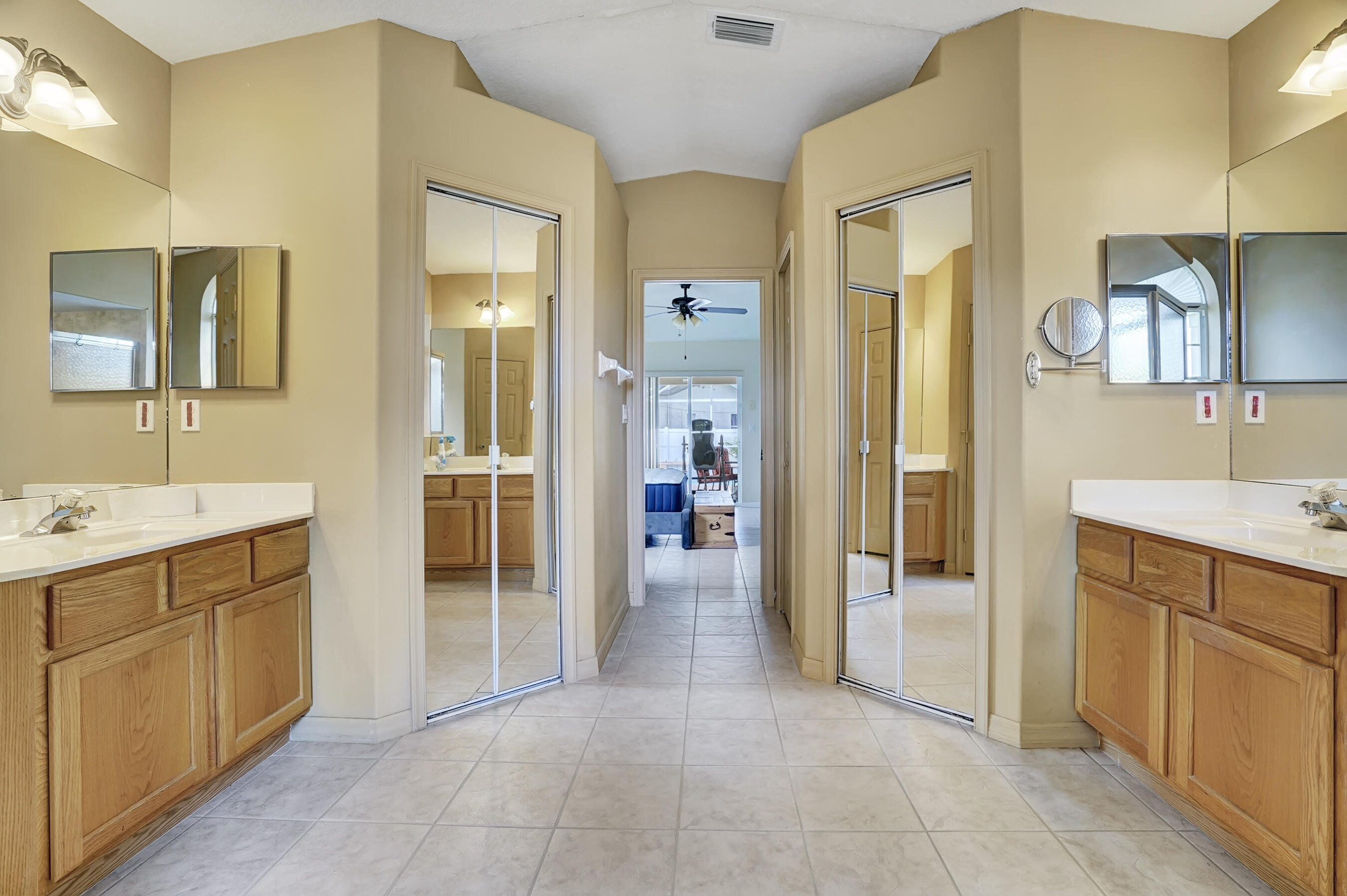 513 Southeast Cliff Road Port St. Lucie, FL 34984 - Photo 21 of 36 _DSC2553