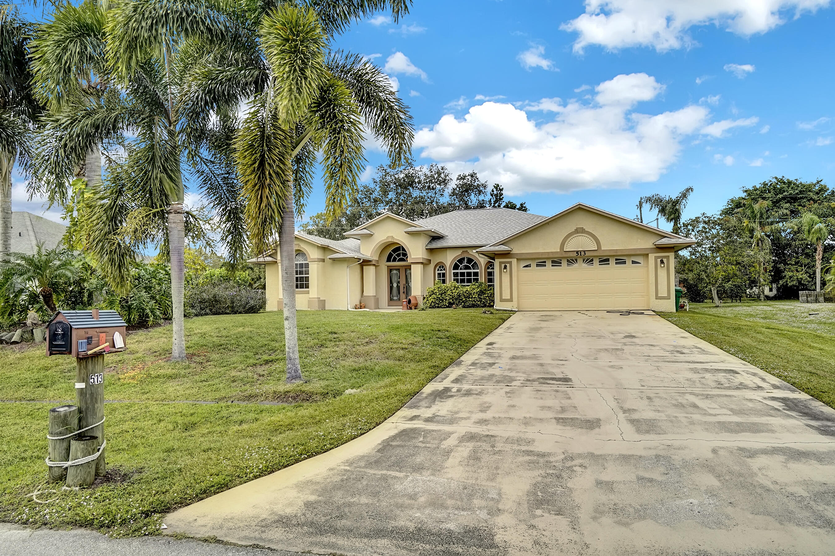 513 Southeast Cliff Road Port St. Lucie, FL 34984 - Photo 32 of 36 _DSC2486