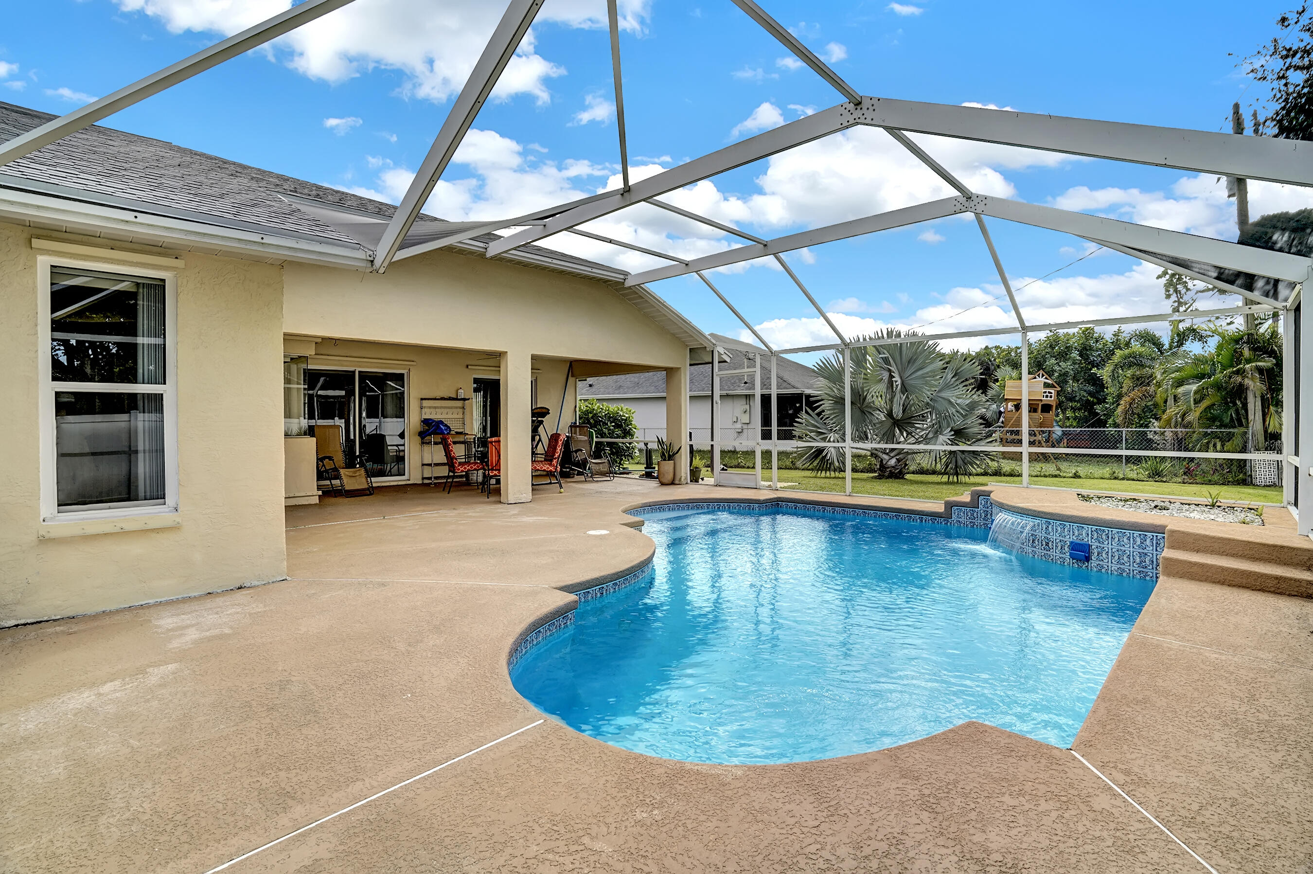 513 Southeast Cliff Road Port St. Lucie, FL 34984 - Photo 5 of 36 _DSC2663