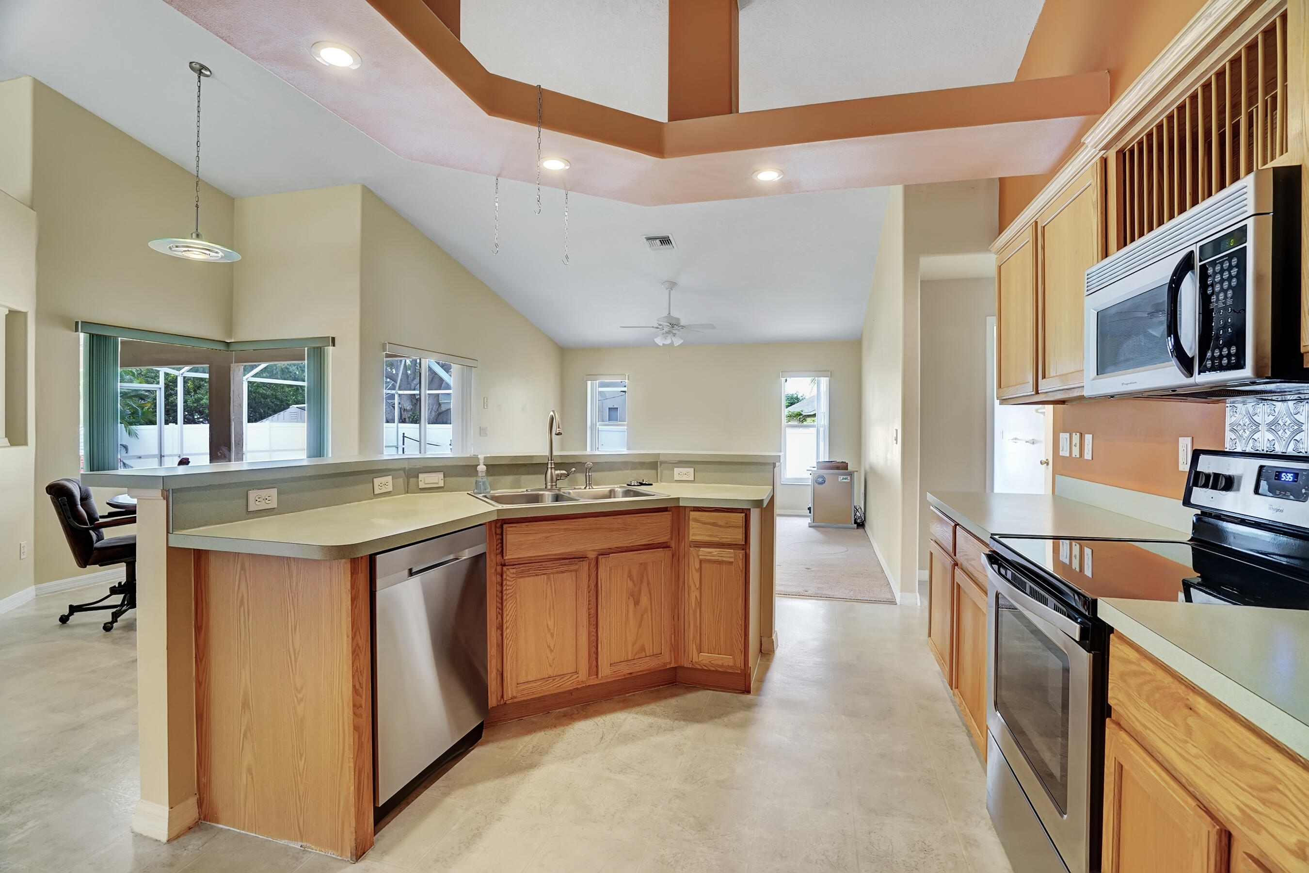 513 Southeast Cliff Road Port St. Lucie, FL 34984 - Photo 7 of 36 _DSC2568