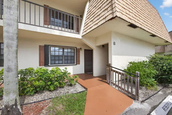 $2,000 | 4169 Oak Terrace Drive, Greenacres, FL 33463