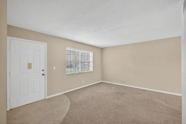 $2,000 | 4169 Oak Terrace Drive, Greenacres, FL 33463