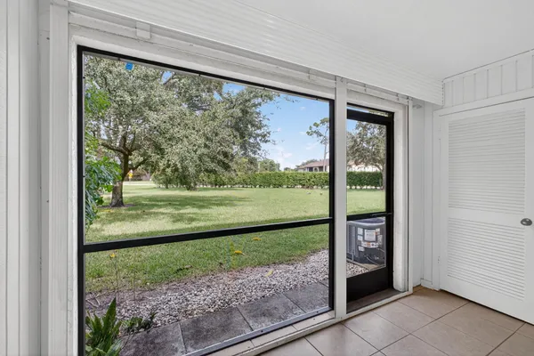 $2,000 | 4169 Oak Terrace Drive, Greenacres, FL 33463