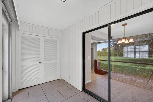 $2,000 | 4169 Oak Terrace Drive, Greenacres, FL 33463