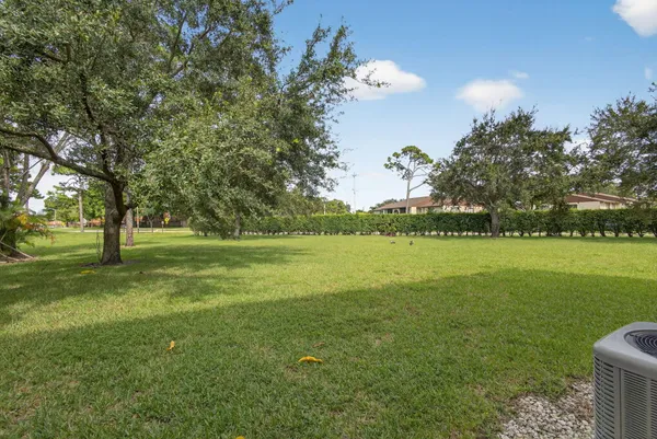 $2,000 | 4169 Oak Terrace Drive, Greenacres, FL 33463