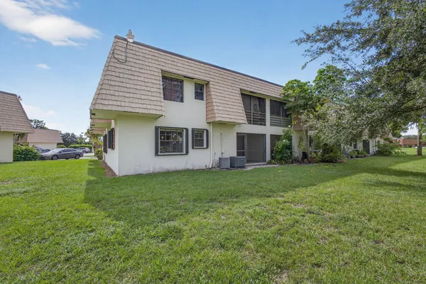 $2,000 | 4169 Oak Terrace Drive, Greenacres, FL 33463