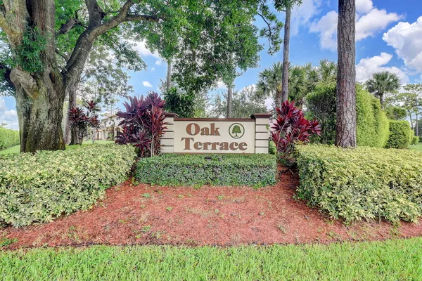 $2,000 | 4169 Oak Terrace Drive, Greenacres, FL 33463