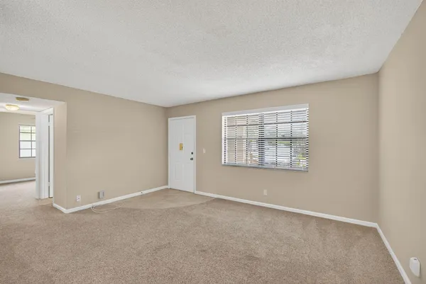 $2,000 | 4169 Oak Terrace Drive, Greenacres, FL 33463