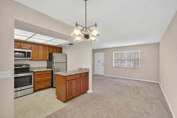 $2,000 | 4169 Oak Terrace Drive, Greenacres, FL 33463