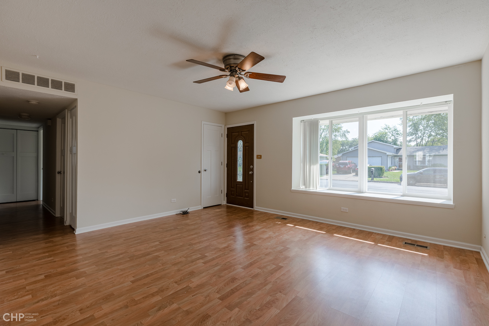 1108 Hecker Drive Elgin, IL 60120 - Photo 3 of 11